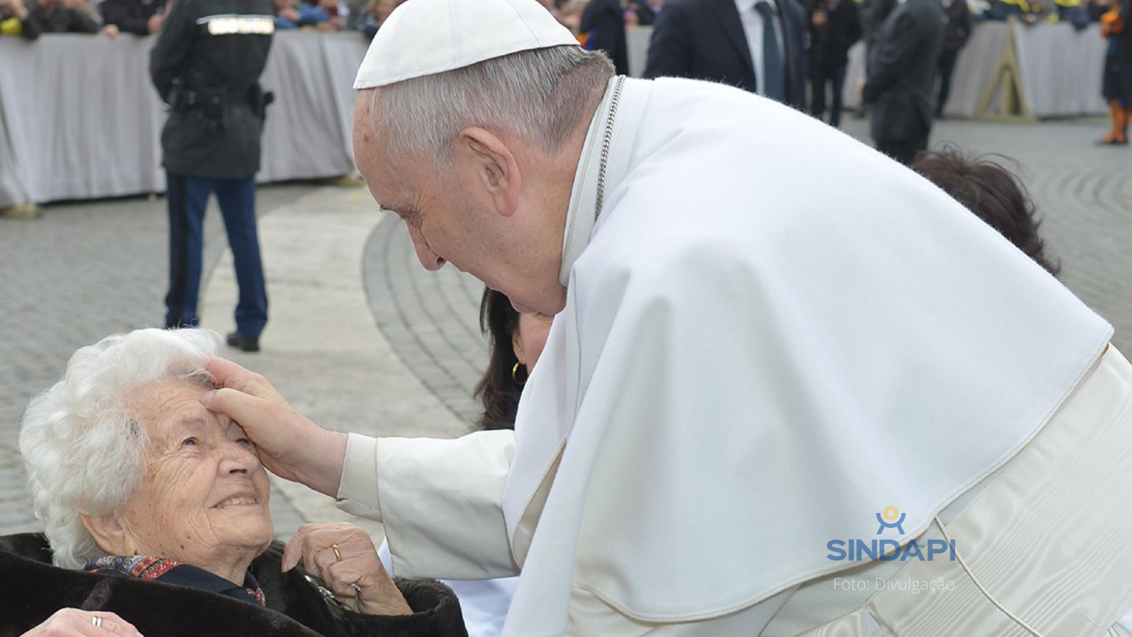 Vida longa ao Papa Francisco, suas ideias e ações